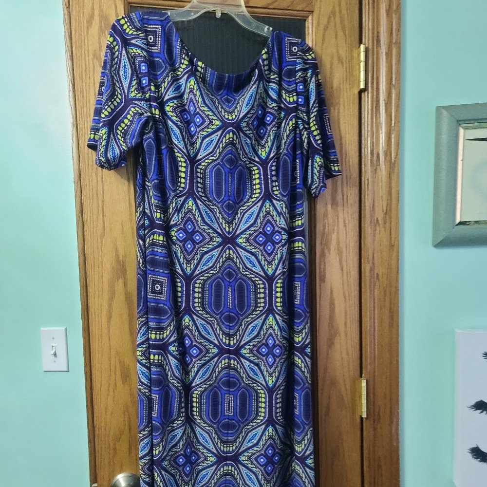 Knee length short sleeve blue print dress